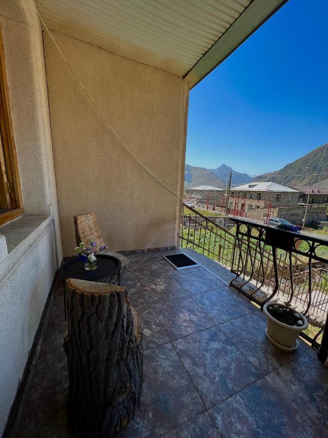 Guesthouse Kostava 72 Kazbegi Extérieur photo