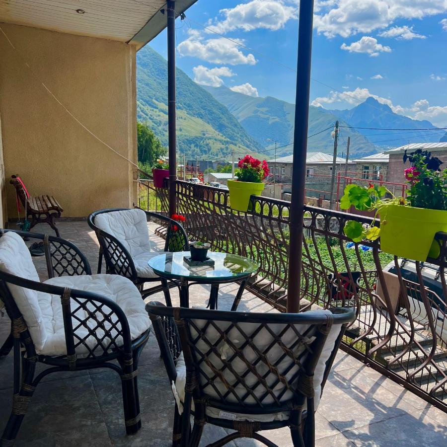 Guesthouse Kostava 72 Kazbegi Extérieur photo